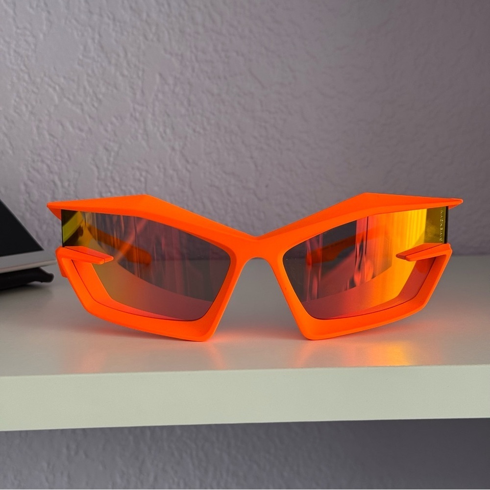 New! Givenchy Orange Sunglasses GV40049U 43C, Authentic - Picture 3 of 10